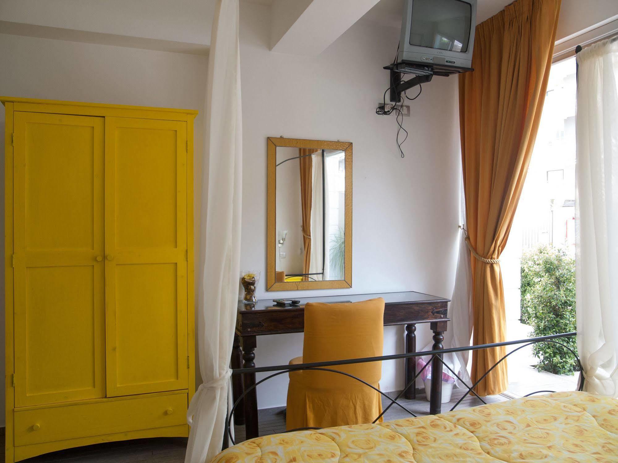 Bed and Breakfast Casa Del Vento Roccalumera Exterior foto